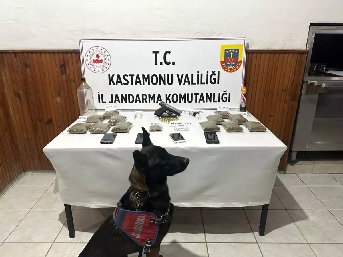 Kastamonu\'da Uyuşturucu Operasyonu: 3 Kişi Tutuklandı