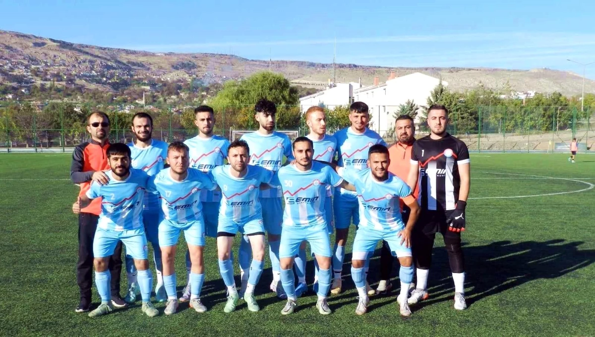 E.M. Döğerspor, Erciyesgücü FK\'yı 2-1 yenerek zirve mücadelesine devam ediyor