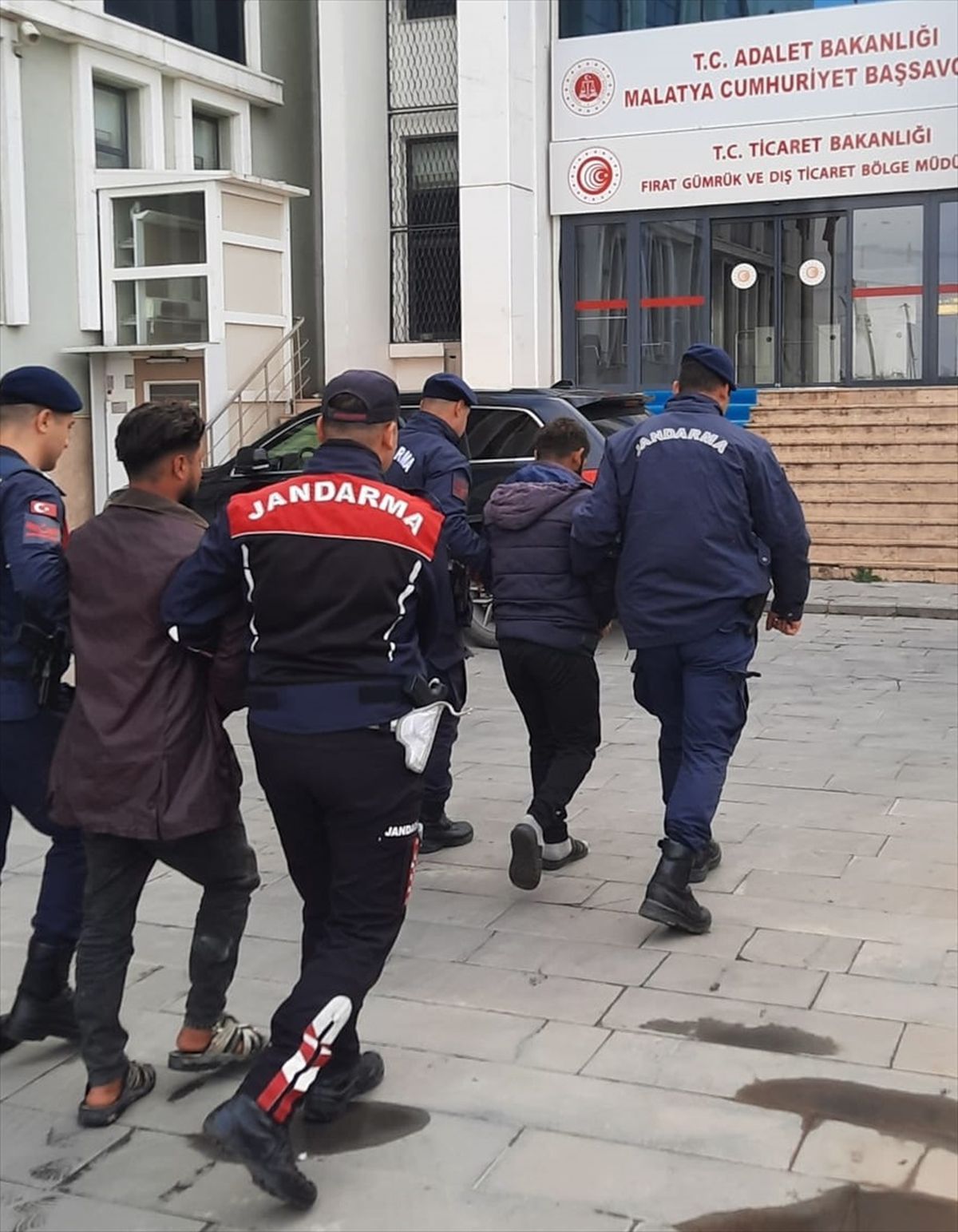 Malatya\'da DEAŞ ve PKK/YPG operasyonunda 2 şüpheli tutuklandı