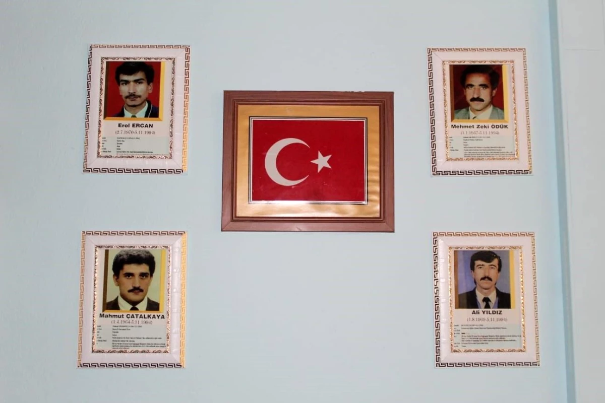Mardin\'de şehit edilen öğretmenler görev yaptıkları okulda anıldı