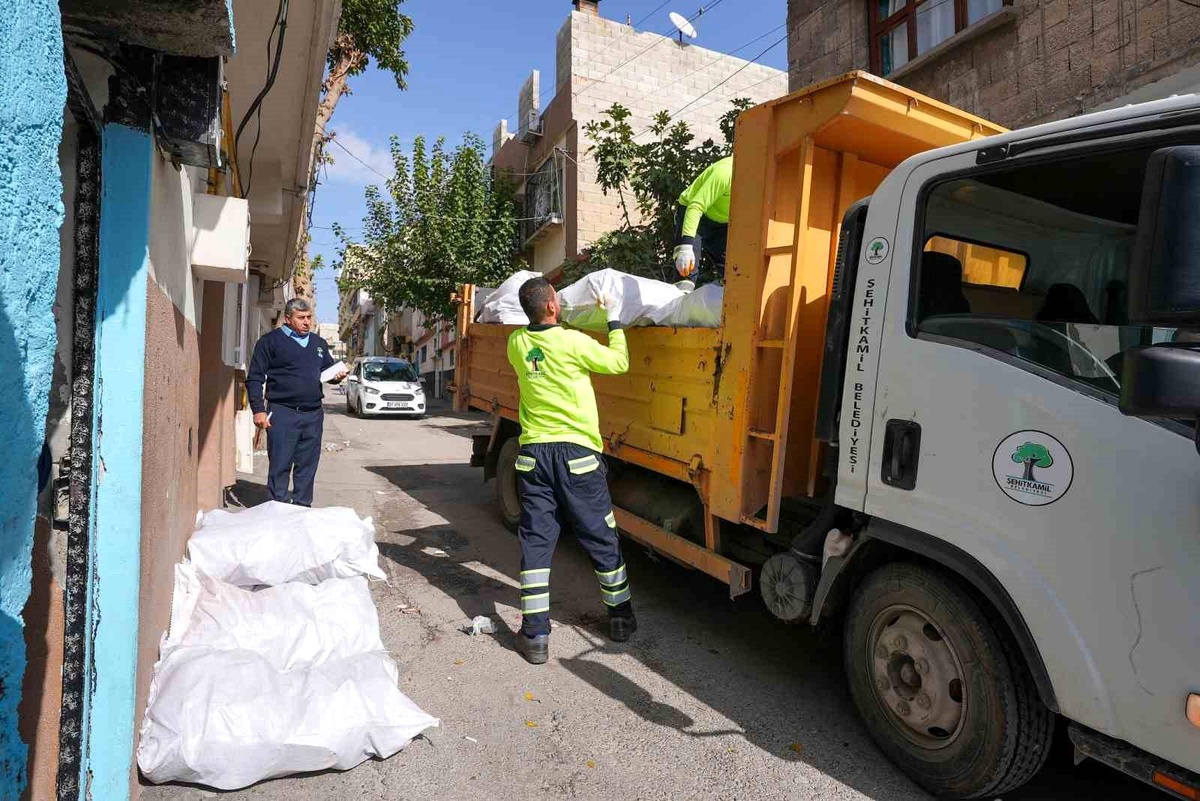 Şehitkamil\'den dar gelirli ailelere yakacak yardımı