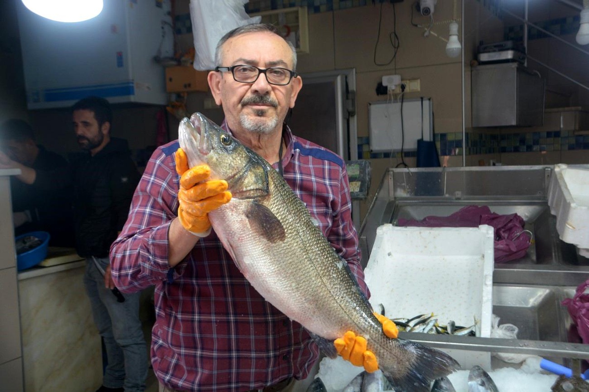 5 kilogramlık levrek balığı 3 bin TL\'ye satışa çıkarıldı