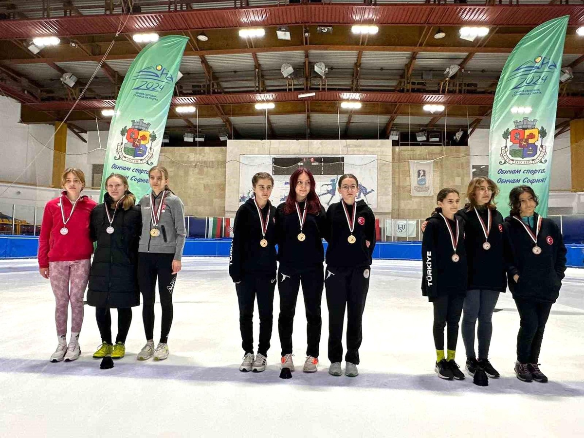 Türk Sporcuları Sofia Open Short Track Danubia-2 Yarışmasında Madalyaları Topladı