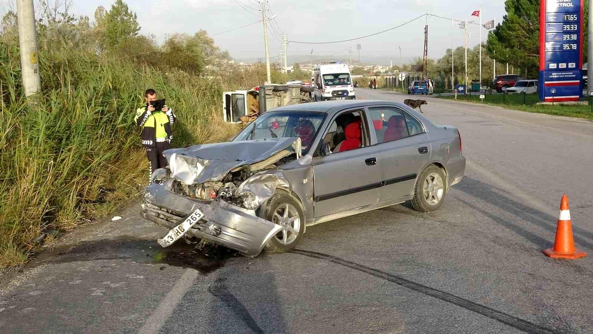 Tavşanlı\'da trafik kazası: 3 kişi yaralandı