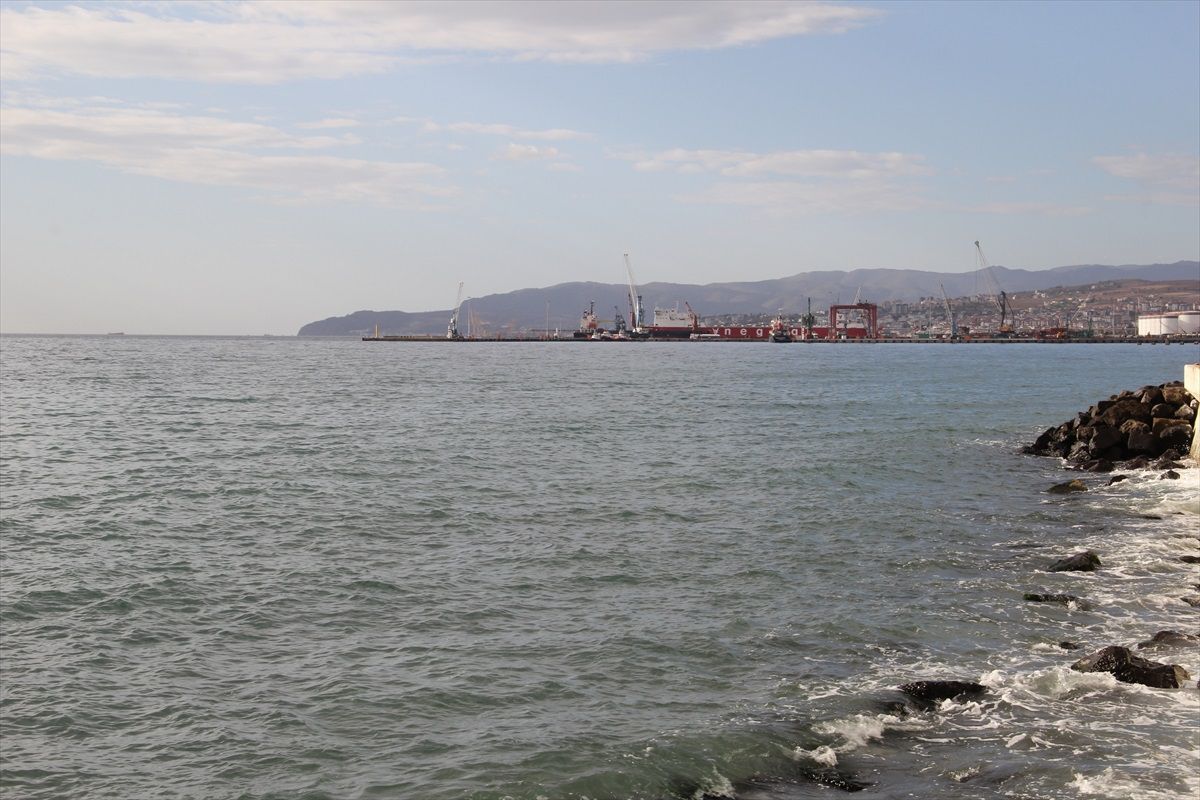 Tekirdağ\'da Lodos Etkisi Azaldı, Deniz Ulaşımı Normale Döndü