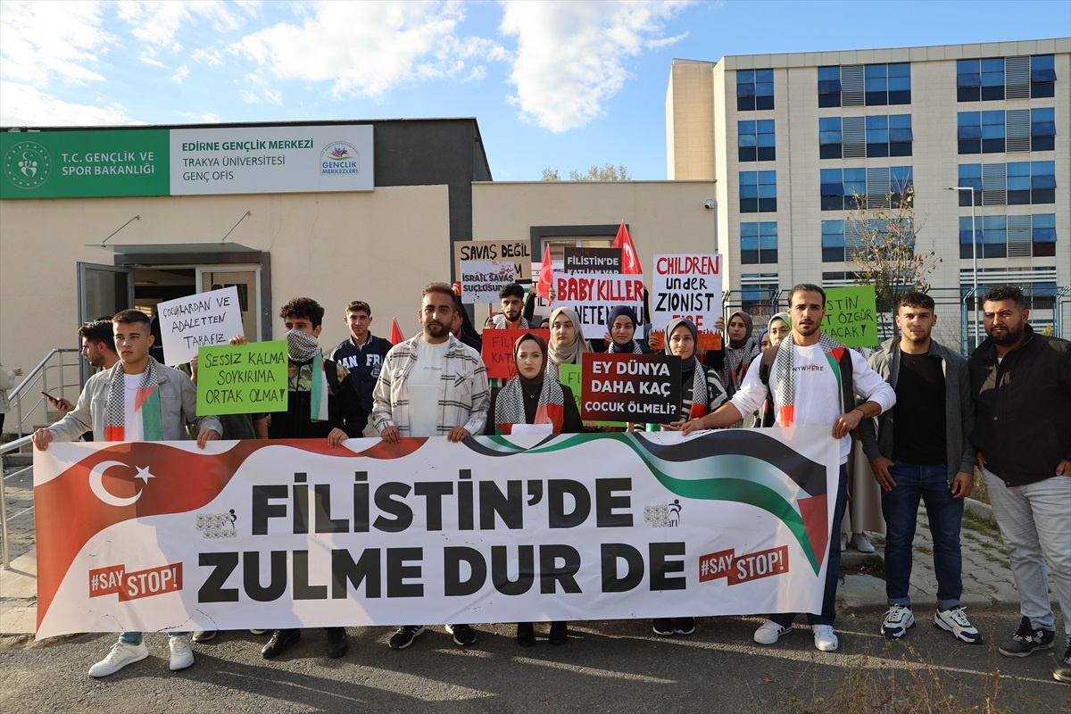 Trakya Üniversitesi Öğrencileri İsrail\'in Gazze\'ye Saldırılarına Tepki Gösterdi