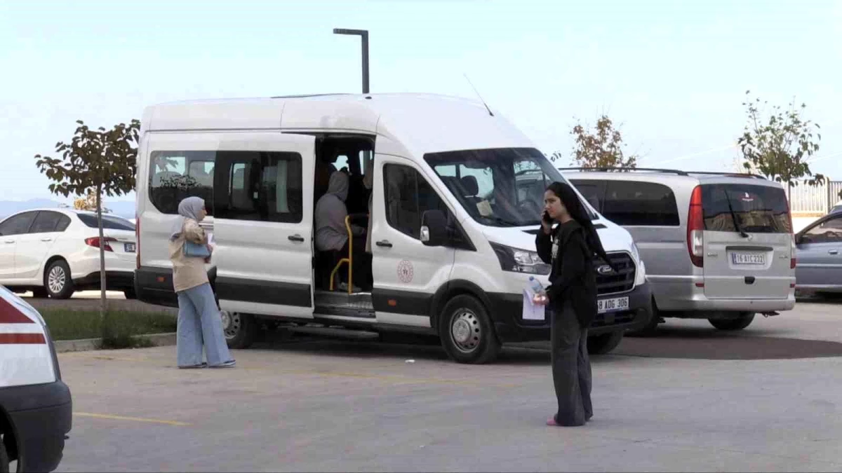 Yalova\'da KYK Yurdunda Gıda Zehirlenmesi: 140 Öğrenci Hastaneye Kaldırıldı