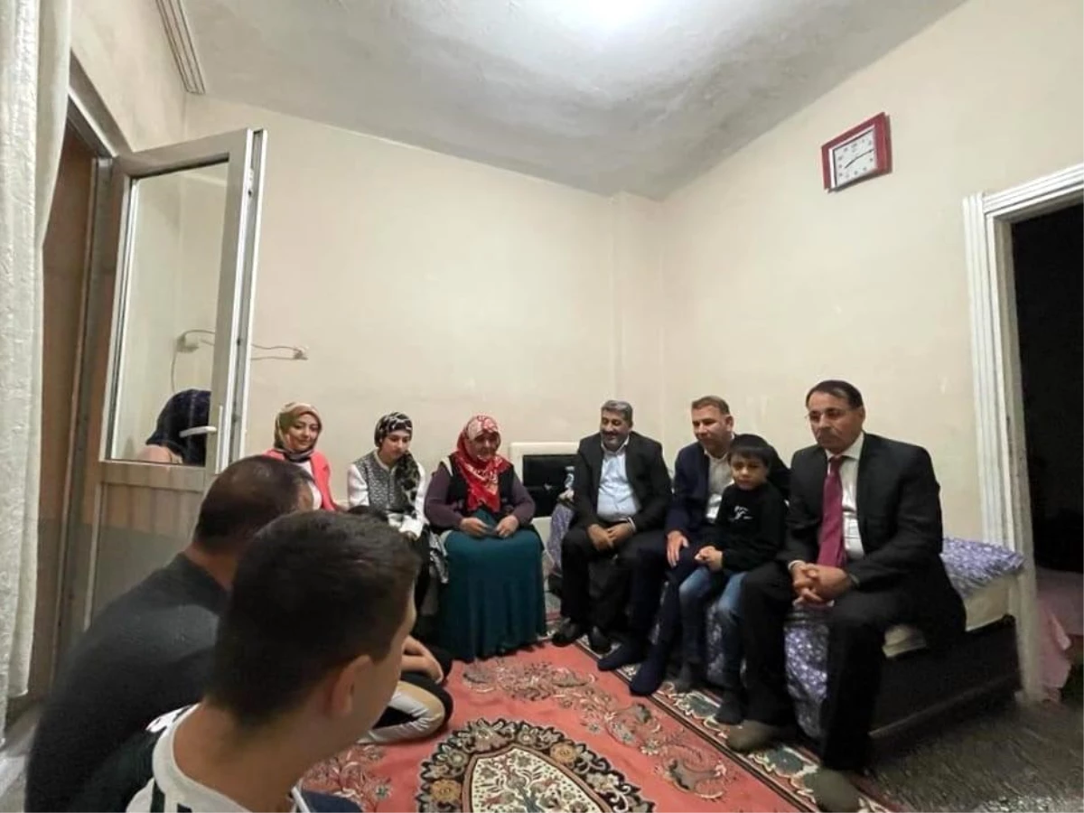 AK Parti Diyarbakır İl Başkan Vekili ve Merkez İlçe Başkanları Vatandaşları Evlerinde Ziyaret Etti