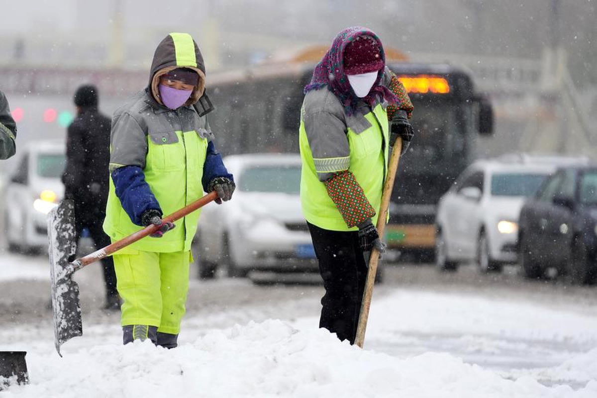 Çin\'de Soğuk Hava Dalgası: Okullar Tatil, Ticari Faaliyetler Durdu