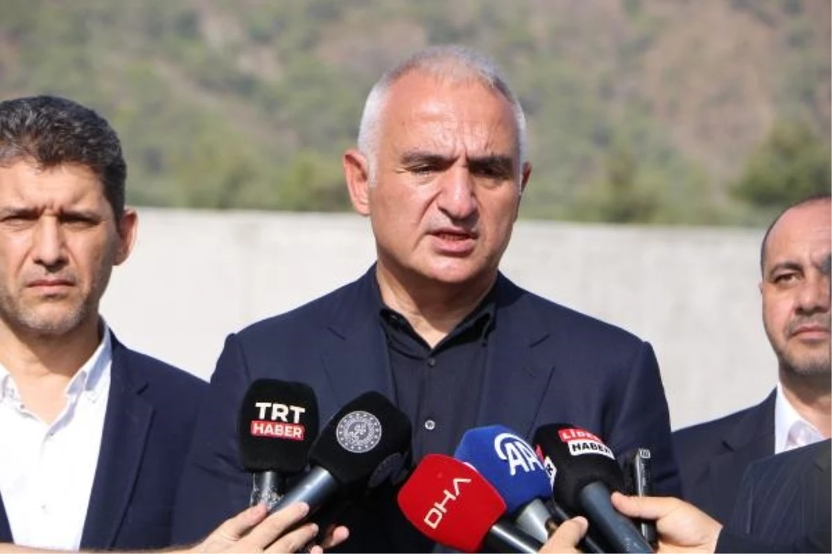 Kültür ve Turizm Bakanı Mehmet Nuri Ersoy: Antalya\'ya 2023\'te rekor sayıda turist gelecek