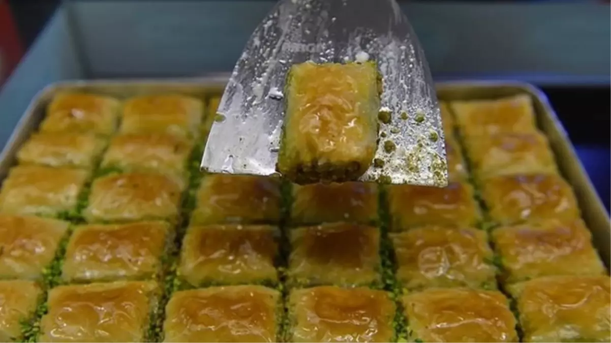 Baklavacılar enflasyonla mücadele için yüzde 10 indirim kampanyası başlattı
