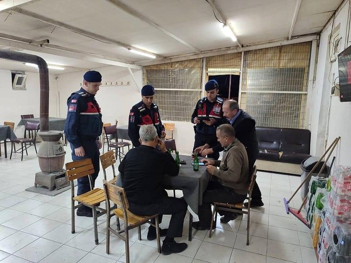 Balıkesir\'de Huzur Operasyonunda 14 Şahıs Gözaltına Alındı