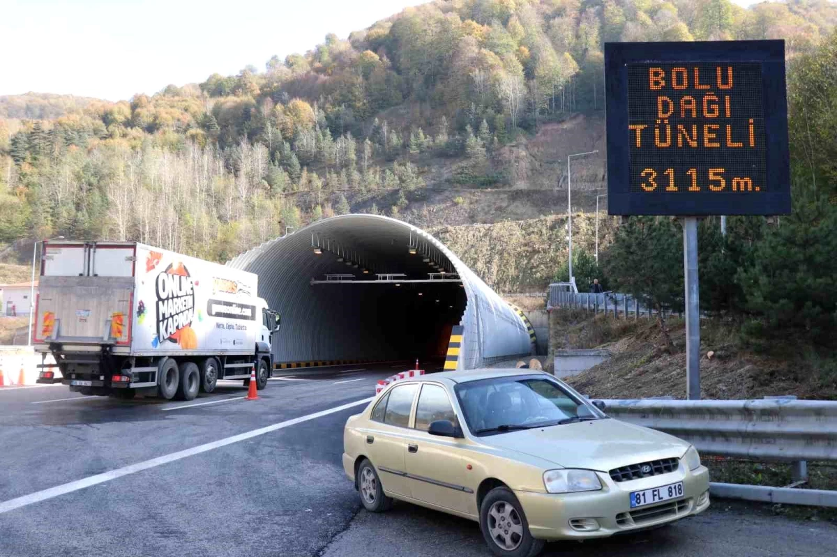 Anadolu Otoyolu Bolu Dağı Tüneli\'nde trafik açıldı