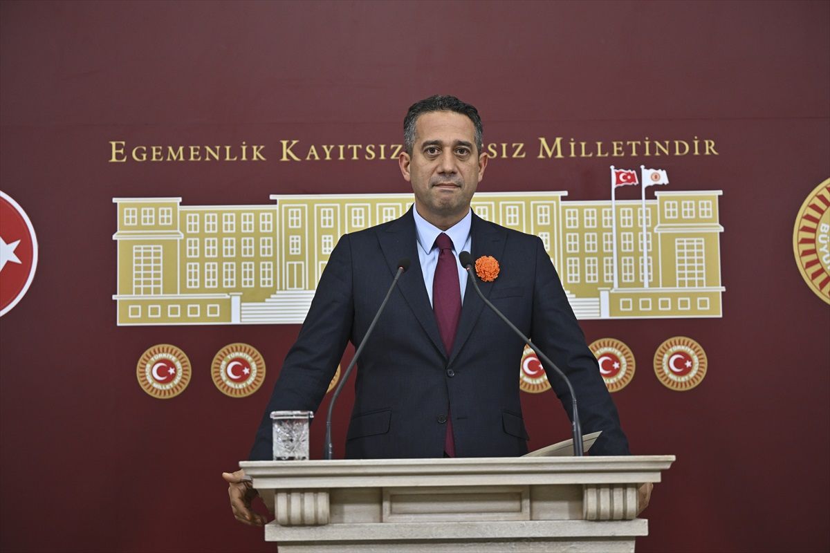 CHP\'de genel başkan değişimi: Ali Mahir Başarır\'dan tebrik