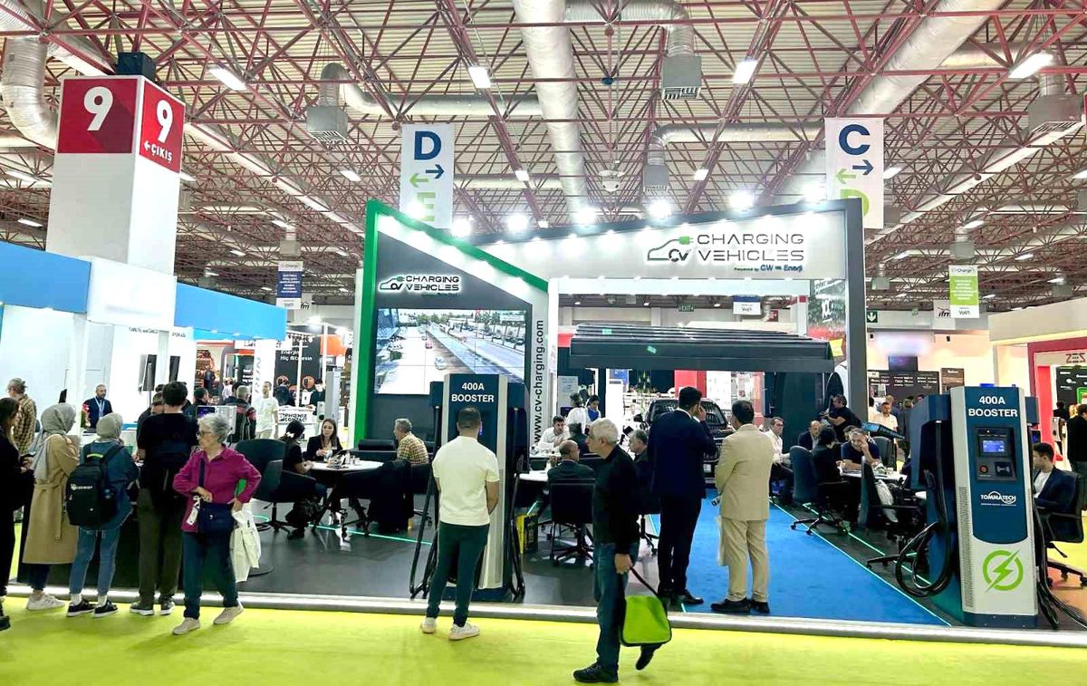 CW Enerji, Elektrikli Araç Şarj Teknolojisi ve Ekipmanları Fuarı\'nda Ziyaretçilerle Buluştu