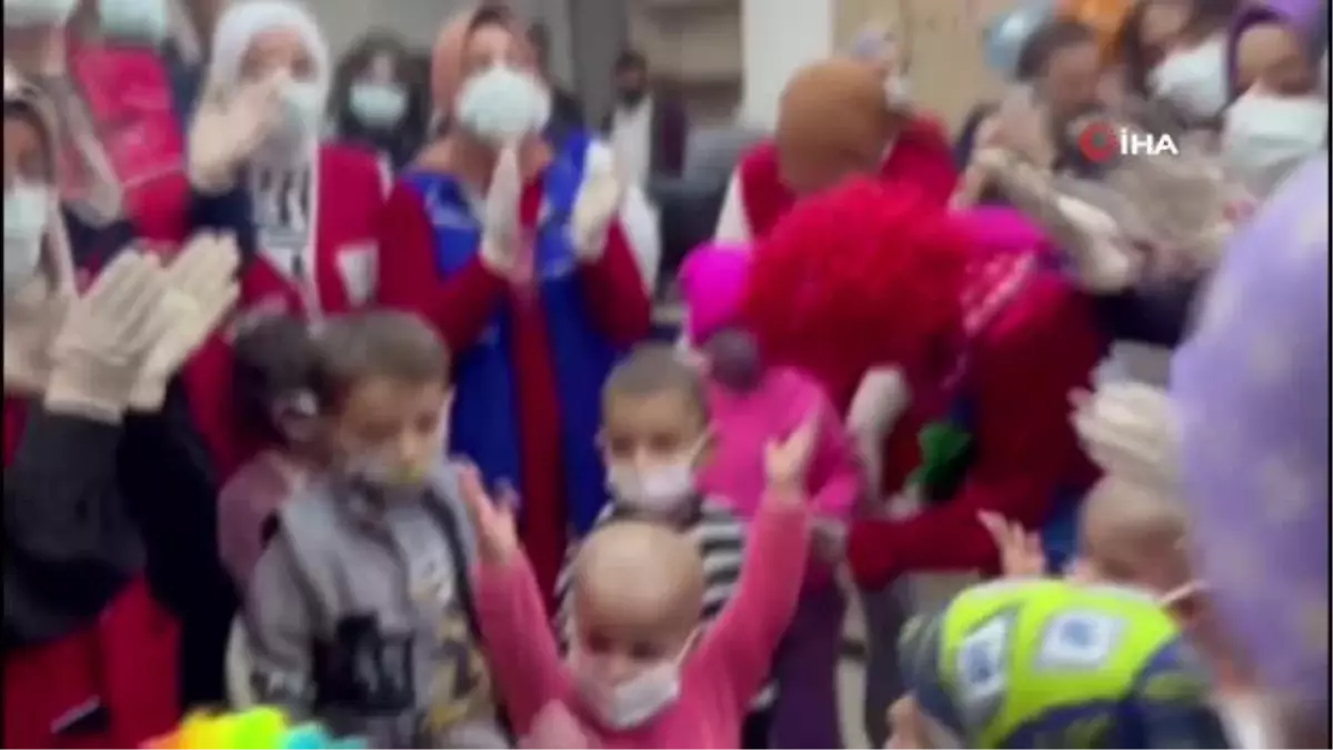 Diyarbakır'da sağlık çalışanları lösemili çocuklar için parti düzenledi