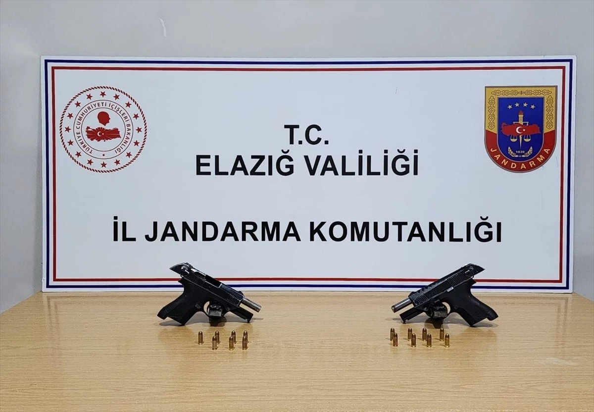 Elazığ\'da ruhsatsız silah operasyonu: 2 şüpheli gözaltına alındı