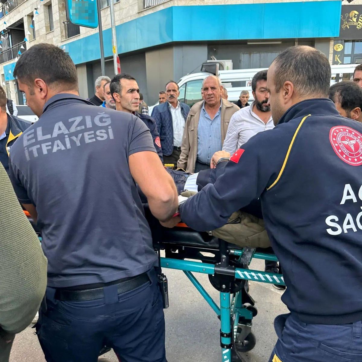 Elazığ\'da Trafik Kazası: 2 Kişi Yaralandı