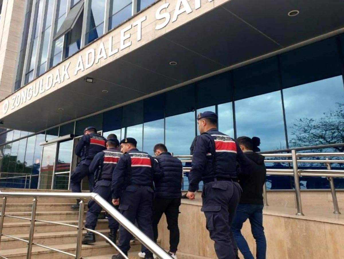Zonguldak\'ta hırsızlık zanlıları jandarma ekiplerince yakalandı