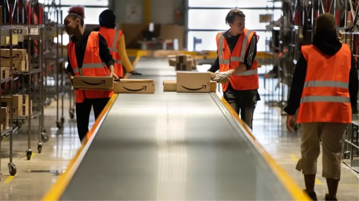 İngiltere\'de istediği zammı alamayan Amazon çalışanları greve gitti