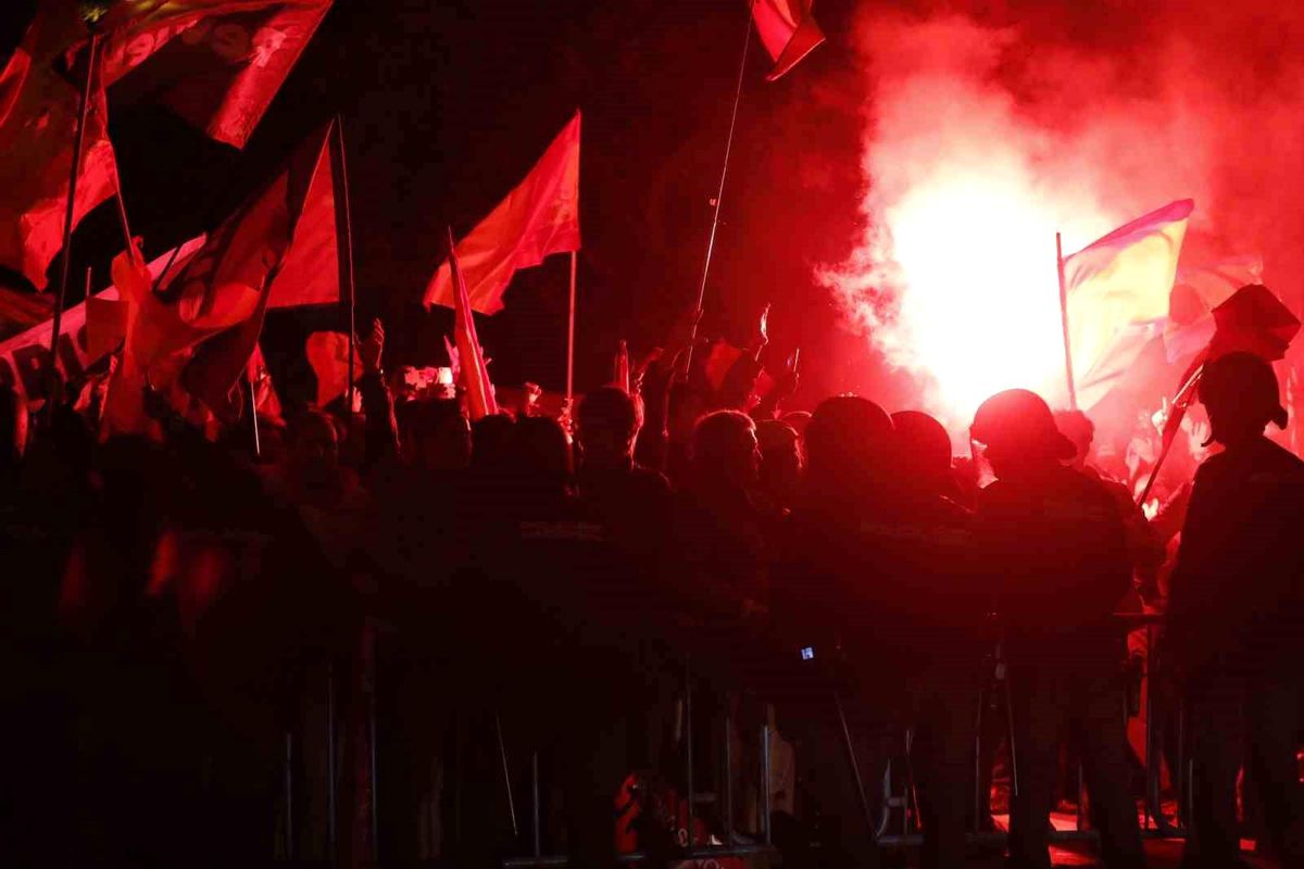 İspanya\'da Katalan liderlere af planına tepki: Polis göstericilere müdahale etti