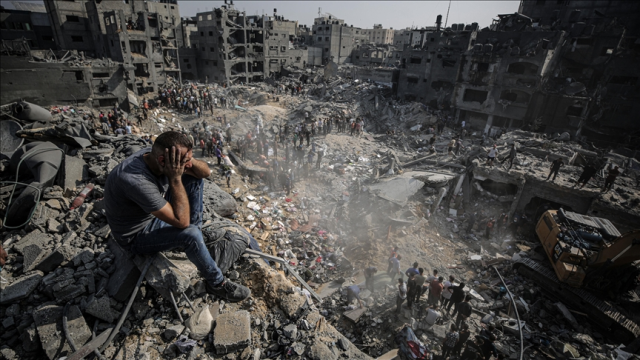 İsrail Gazze'de mülteci kamplarını ve camiyi hedef aldı: 35 ölü