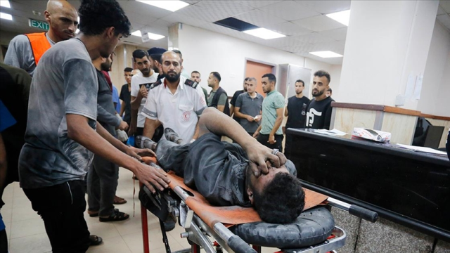 İsrail Gazze'de mülteci kamplarını ve camiyi hedef aldı: 35 ölü