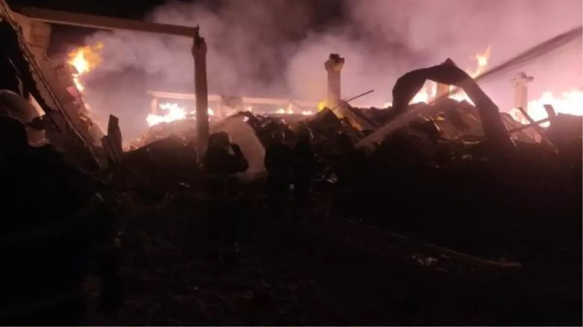 Kahramanmaraş'ta tekstil fabrikasında çıkan yangın kontrol altına alındı