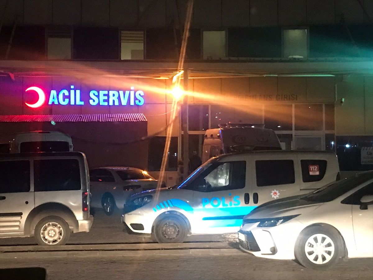 Kars\'ta 15 yaşındaki genç kız dördüncü kattan düşerek ağır yaralandı