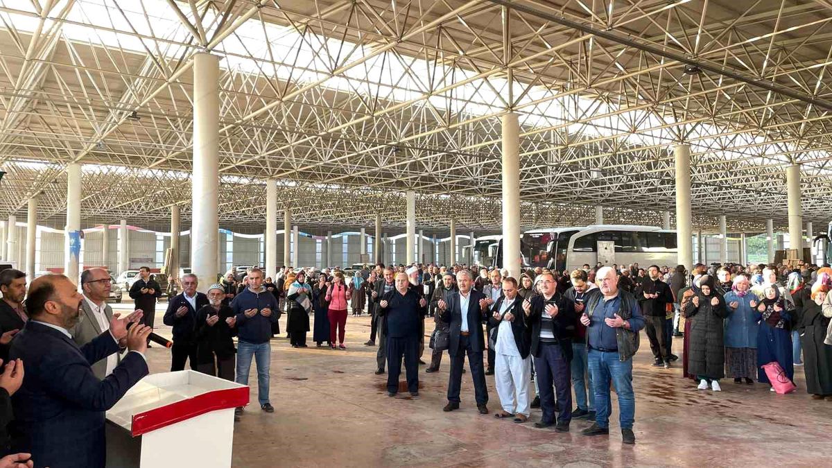 Kütahya\'da 214 umre yolcusu kutsal topraklara uğurlandı