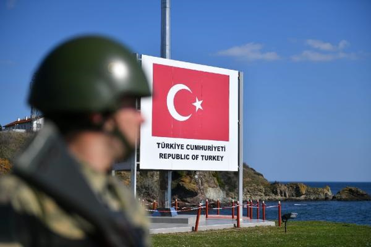 Türkiye\'den Yunanistan\'a geçmeye çalışan 2 kişi yakalandı
