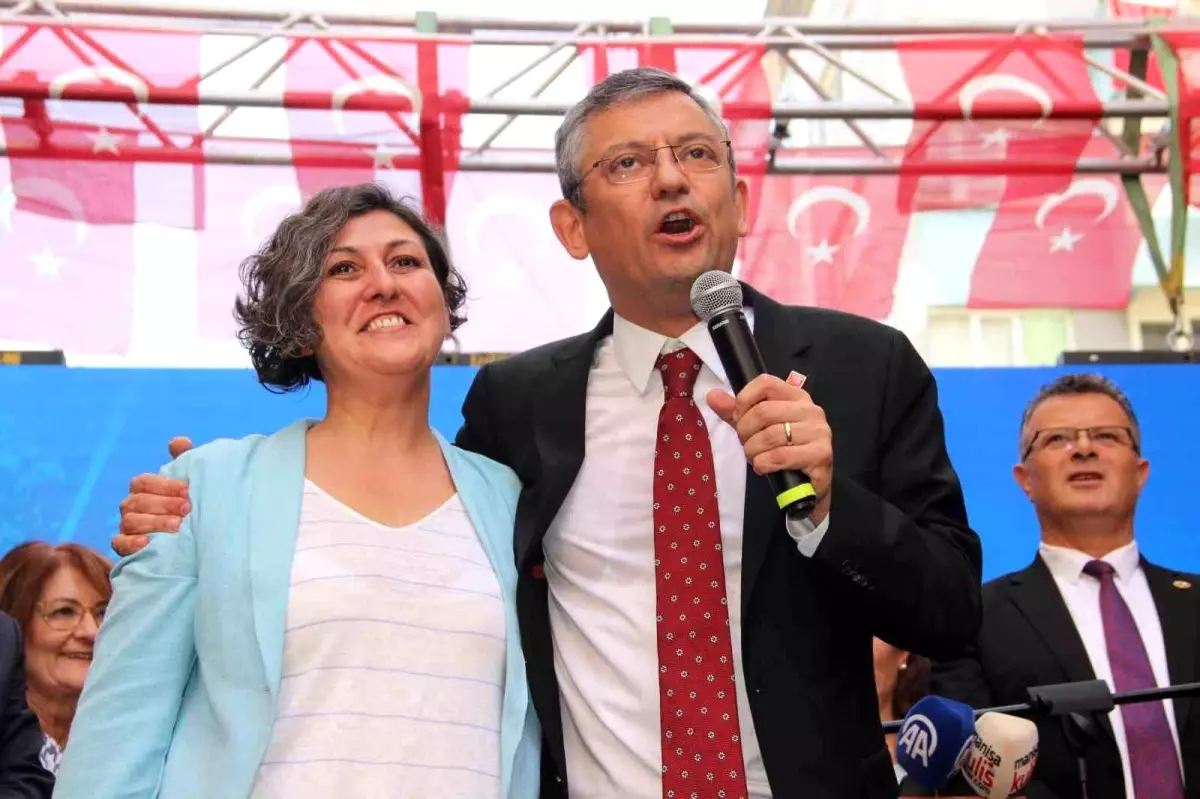 Özel CHP\'nin iktidar yürüyüşünü Manisa\'dan başlattı