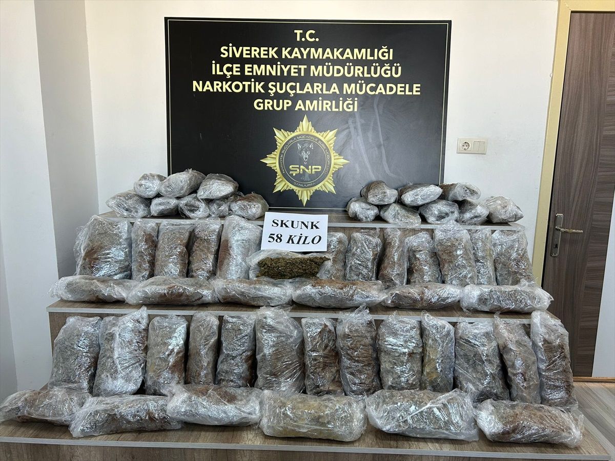 Şanlıurfa\'da yakıt tankeri içerisinde 58 kilogram skunk ele geçirildi