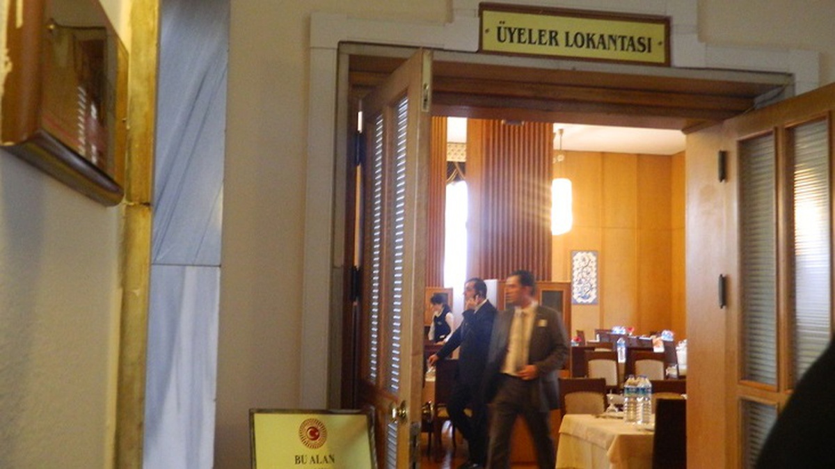 Meclis lokanta ve kafelerinde İsrail ürünleri boykot edilecek