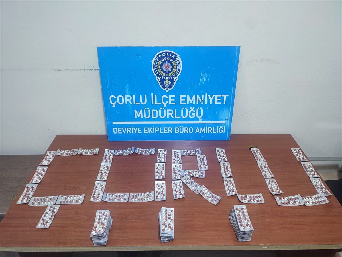 Çorlu\'da oyuncak içerisinde 896 uyuşturucu hap ele geçirildi, sürücü tutuklandı