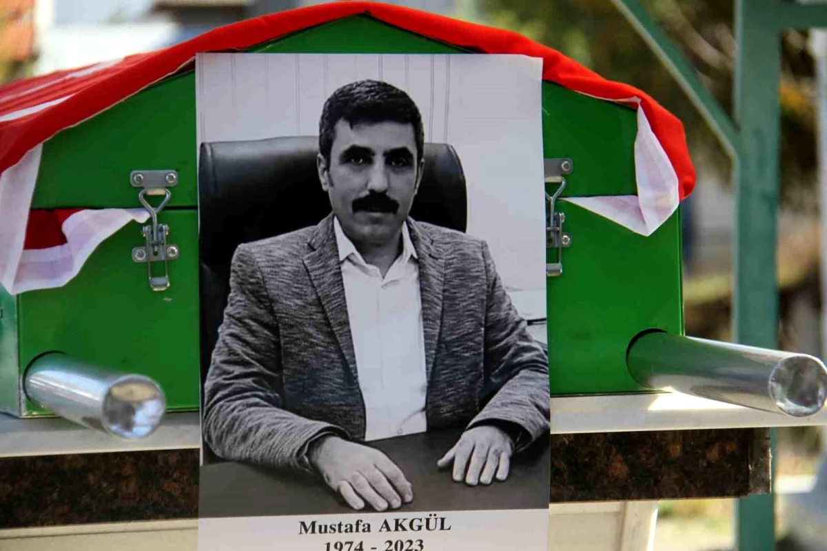 İŞKUR Antalya İl Müdürü Mustafa Akgül\'ün cenazesi toprağa verildi
