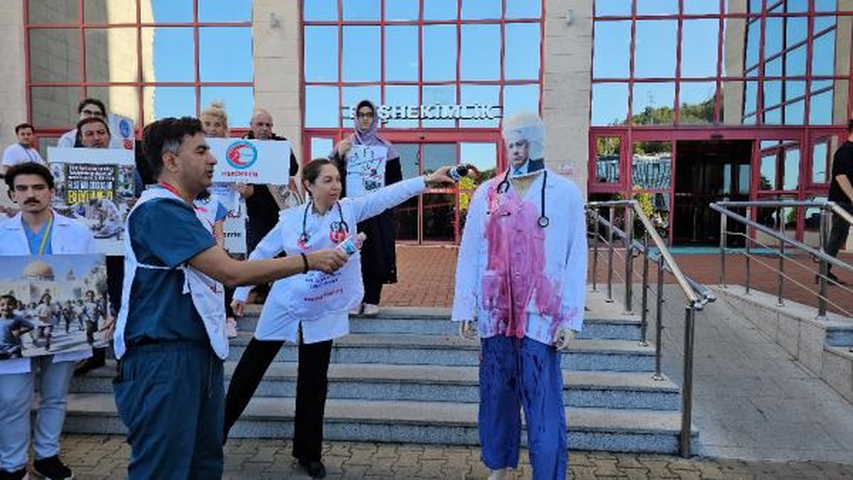 ZBEÜ Hastanesi\'nde İsrailli doktorlara tepki