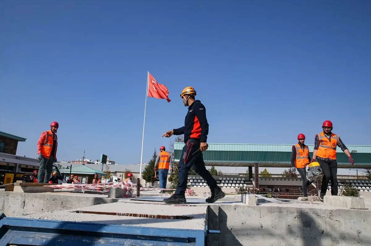 AFAD Müdürlüğü, Kahramanmaraş merkezli depremlerde de arama kurtarma çalışmalarına katıldı