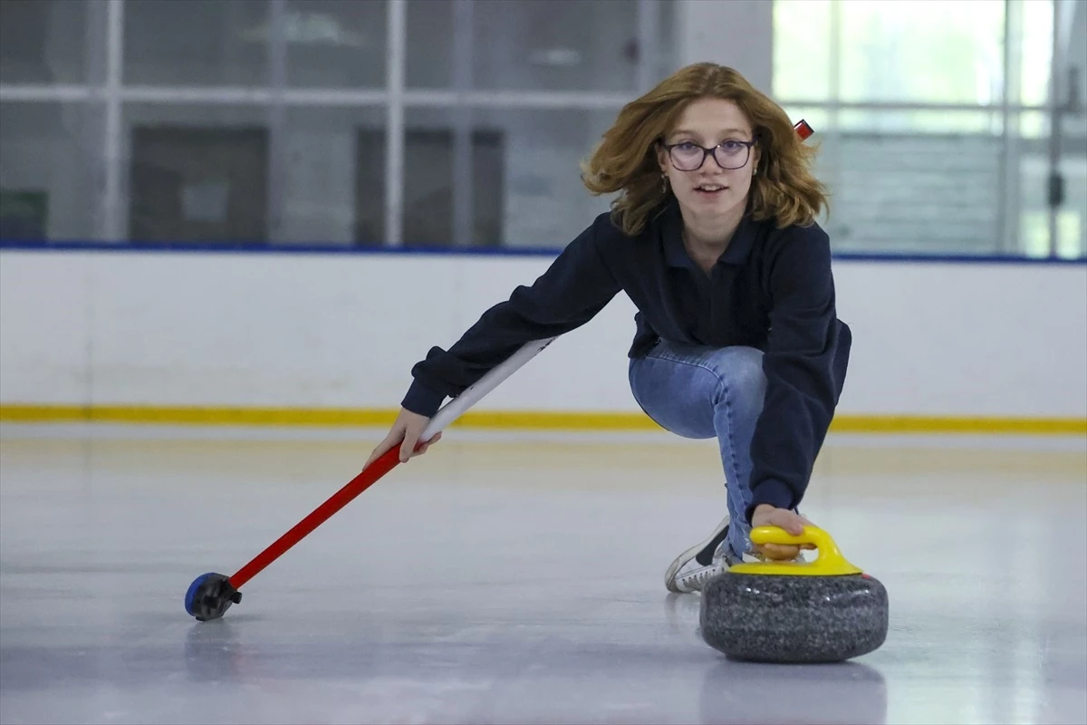 Curling Sporu Ankara\'da Hızla Gelişiyor