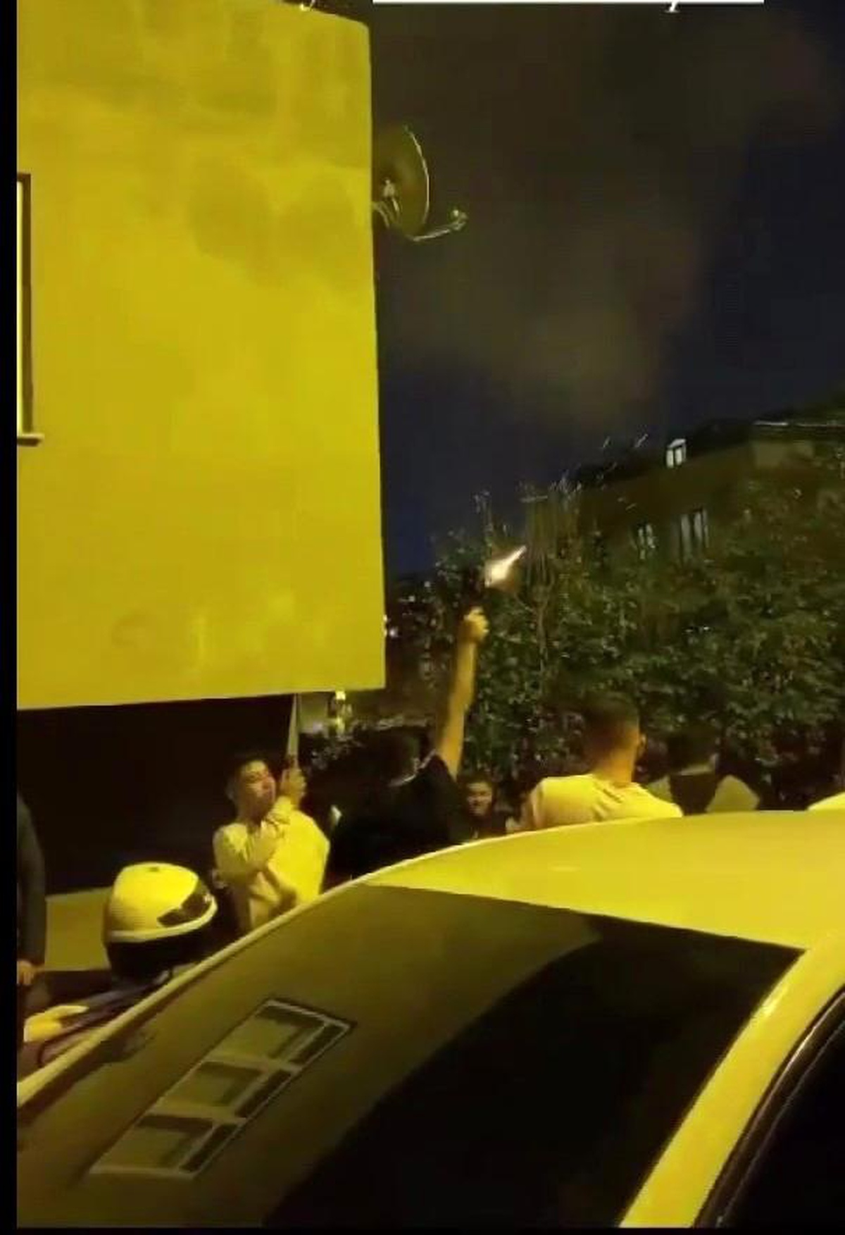 Ataşehir\'de, cezaevinden tahliyesini havaya ateş açarak kutladı
