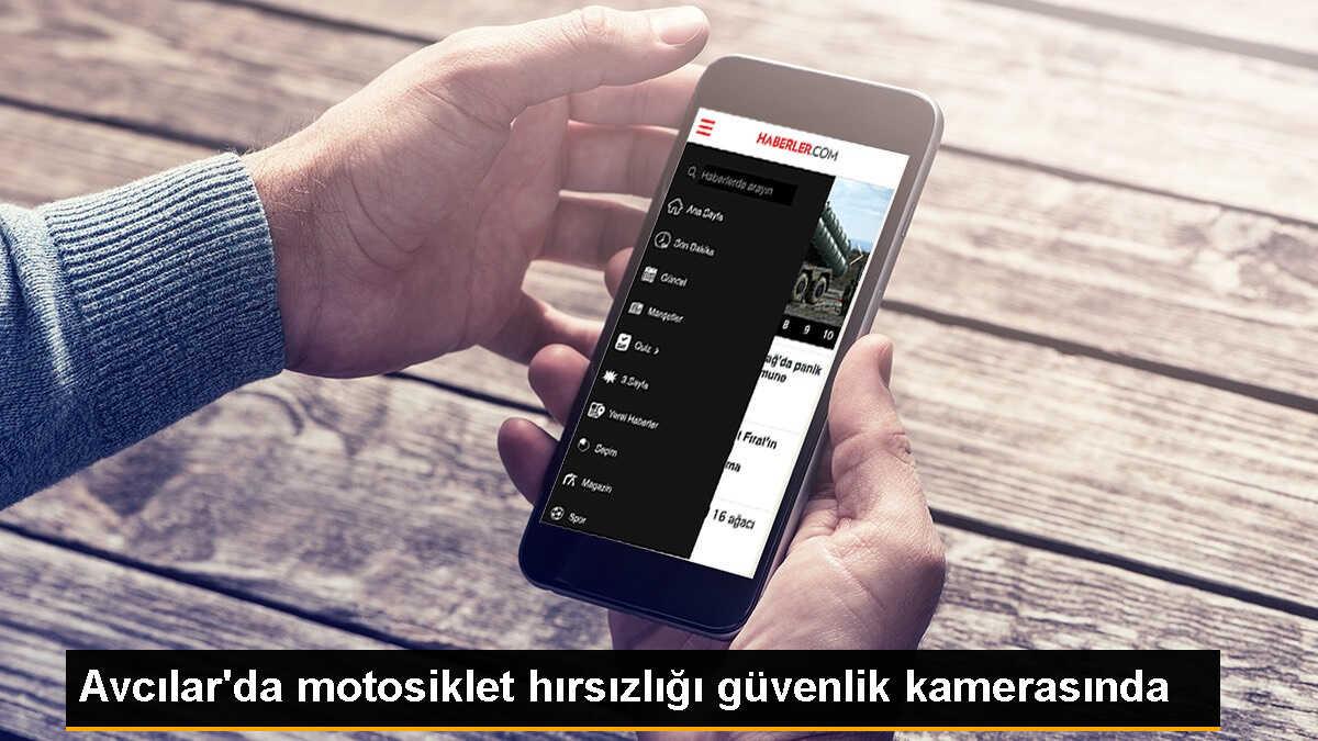 Avcılar\'da bir motosikletin çalınma anı güvenlik kamerasınca kaydedildi