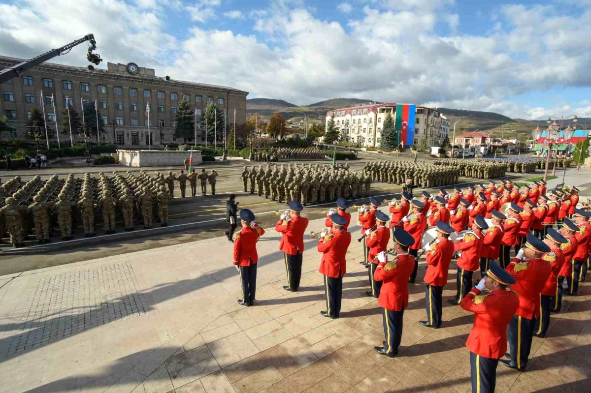 Azerbaycan Ordusu Hankendi\'de Zafer Günü Kutlamaları Yaptı