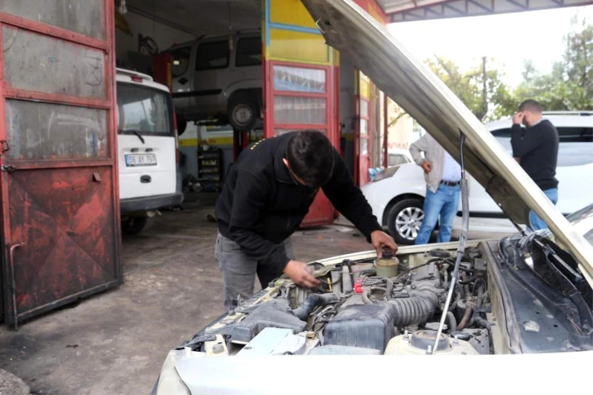Erzincan\'da Sürücüler Kışlık Bakımlarını Yaptırıyor