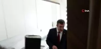 Cumhurbaşkanı Yardımcısı Yılmaz, deprem konutlarını inceledi