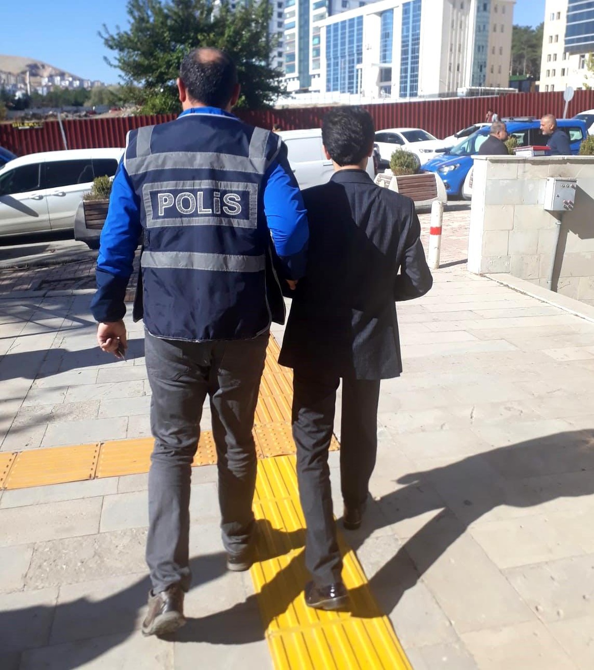 Elazığ\'da 15 Yıl 5 Ay Hapis Cezası Bulunan Zanlı Tutuklandı