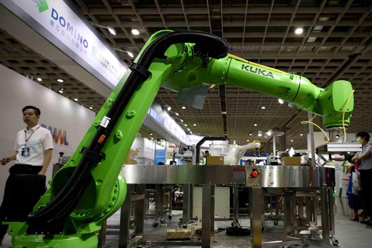 Güney Kore\'de Robot Kolunun Test Sırasında Neden Olduğu Kaza Sonucu Bir Kişi Hayatını Kaybetti