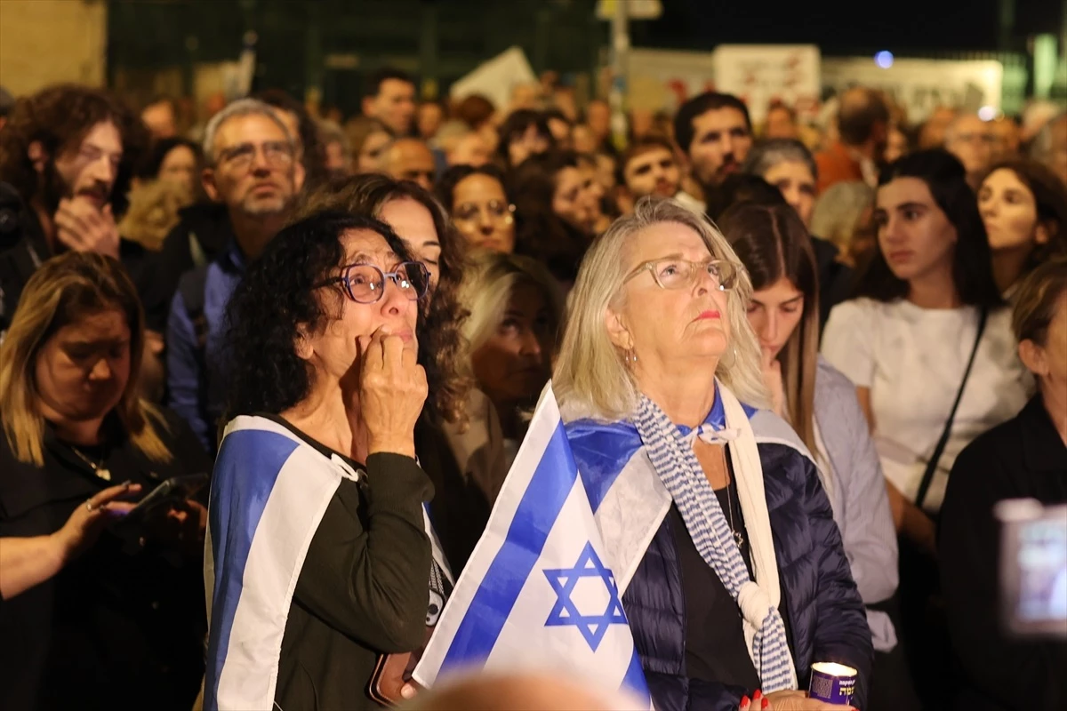 İsraillilerin aileleri Netanyahu\'yu istifaya çağırdı