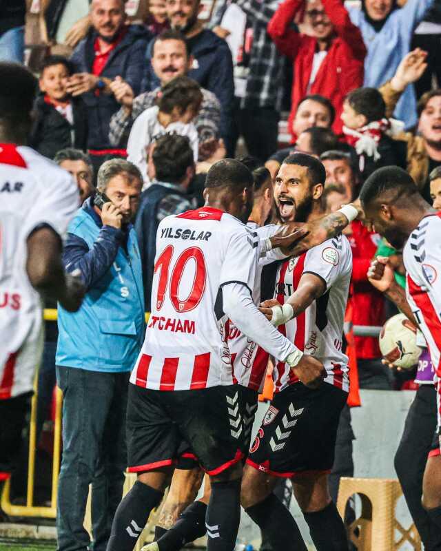 Karadeniz ekibinden muhteşem geri dönüş! Erteleme maçında gülen taraf Samsunspor