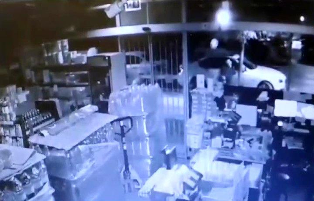 Maltepe\'de Otomobillerden Hayalet Ekran Çalan Şüpheli Yakalandı
