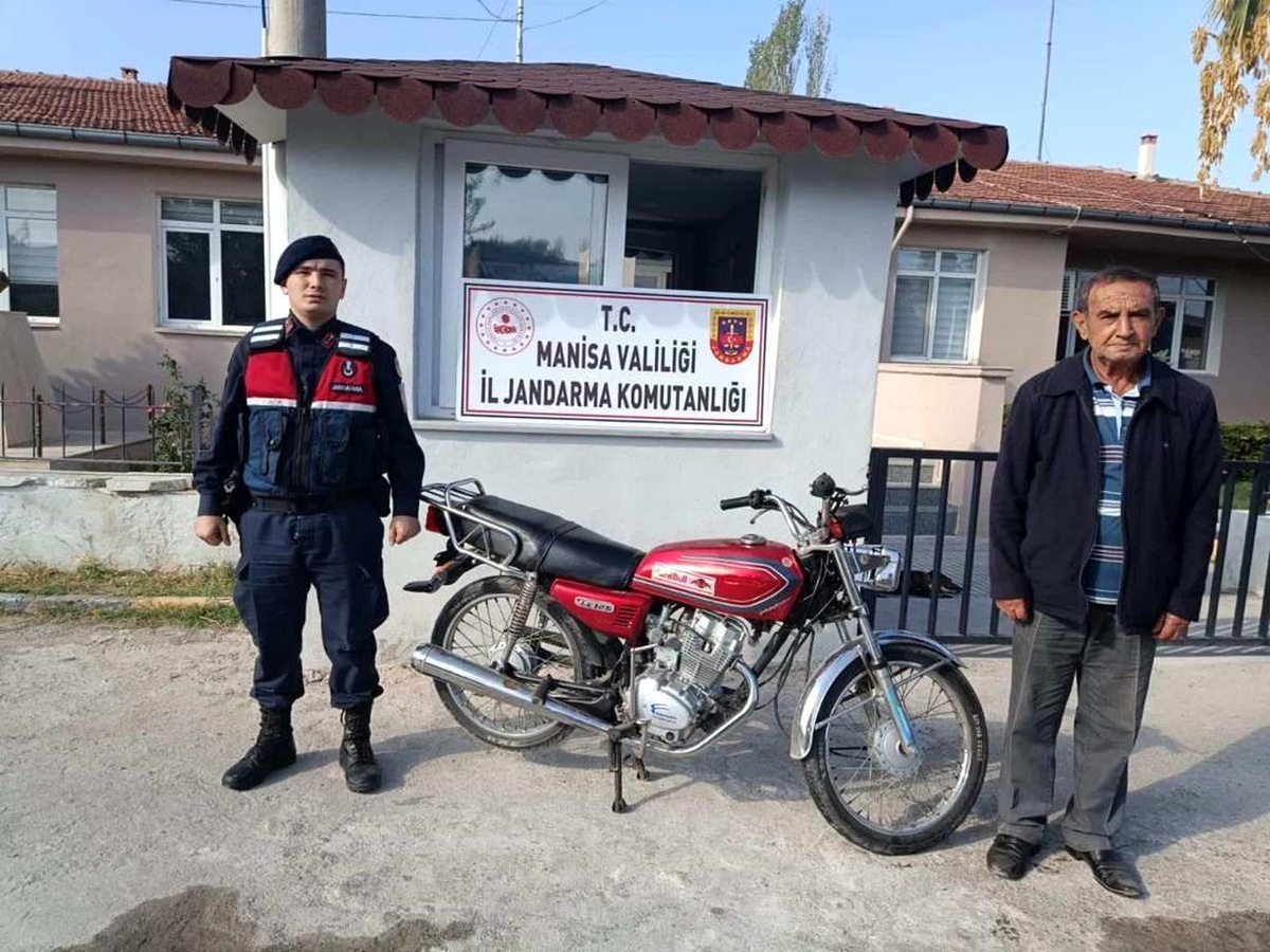 Salihli\'de Çalınan Motosiklet Jandarma Tarafından Bulundu